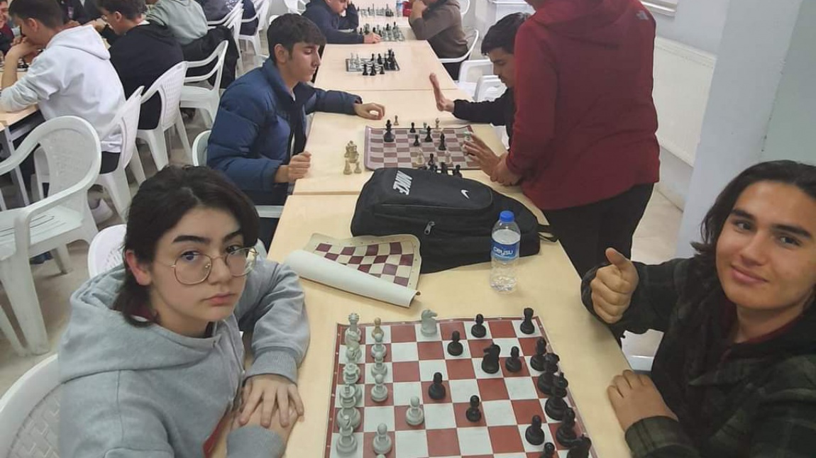 Okulumuzda düzenlenen satranç turnuvasından kareler